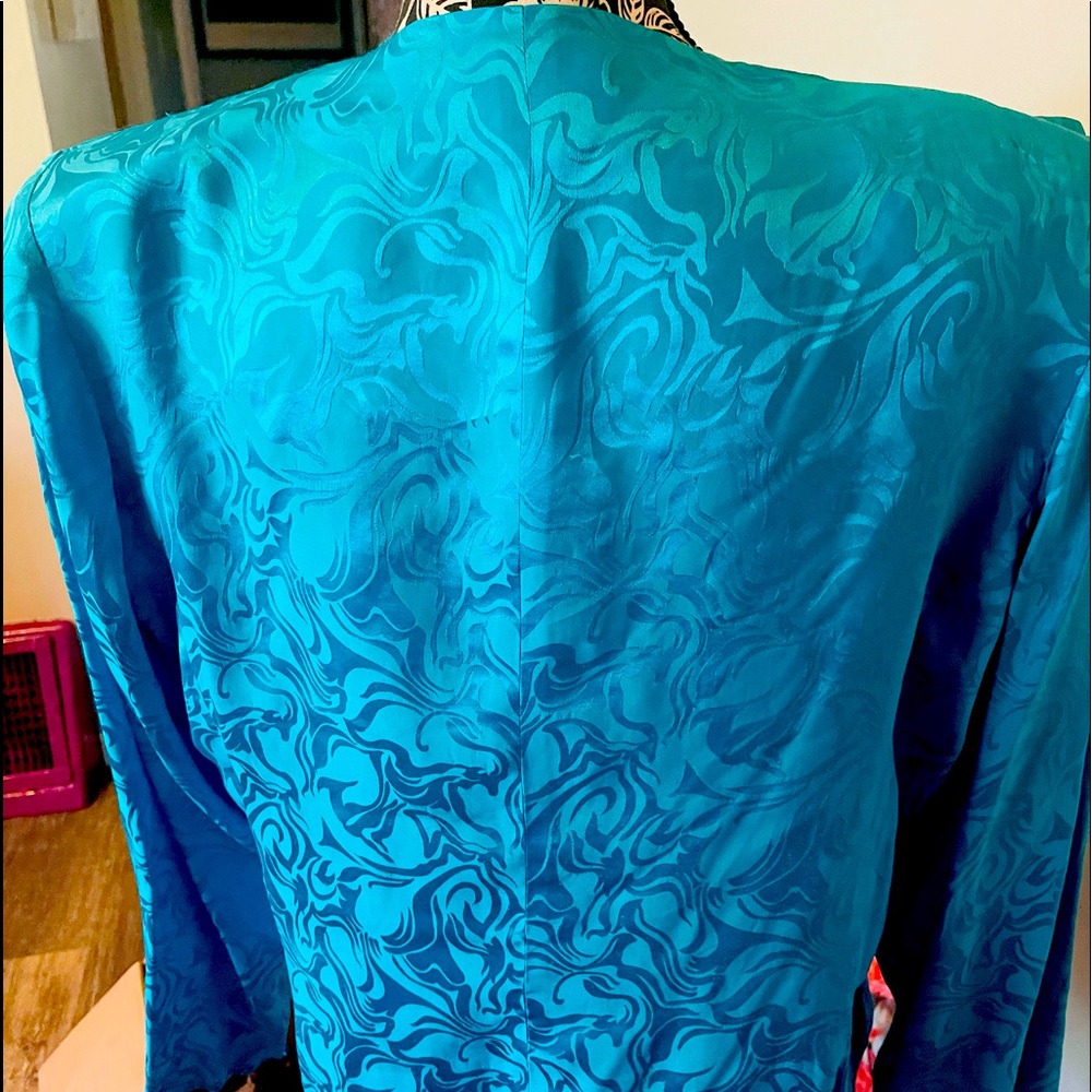 Loook at this fun top